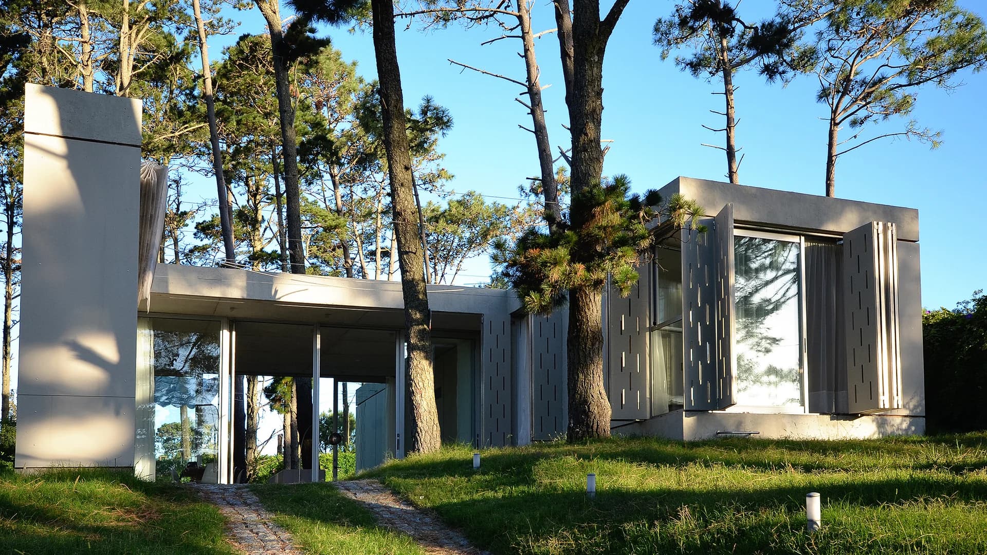 Foto del exterior de Casa Rifa entregada