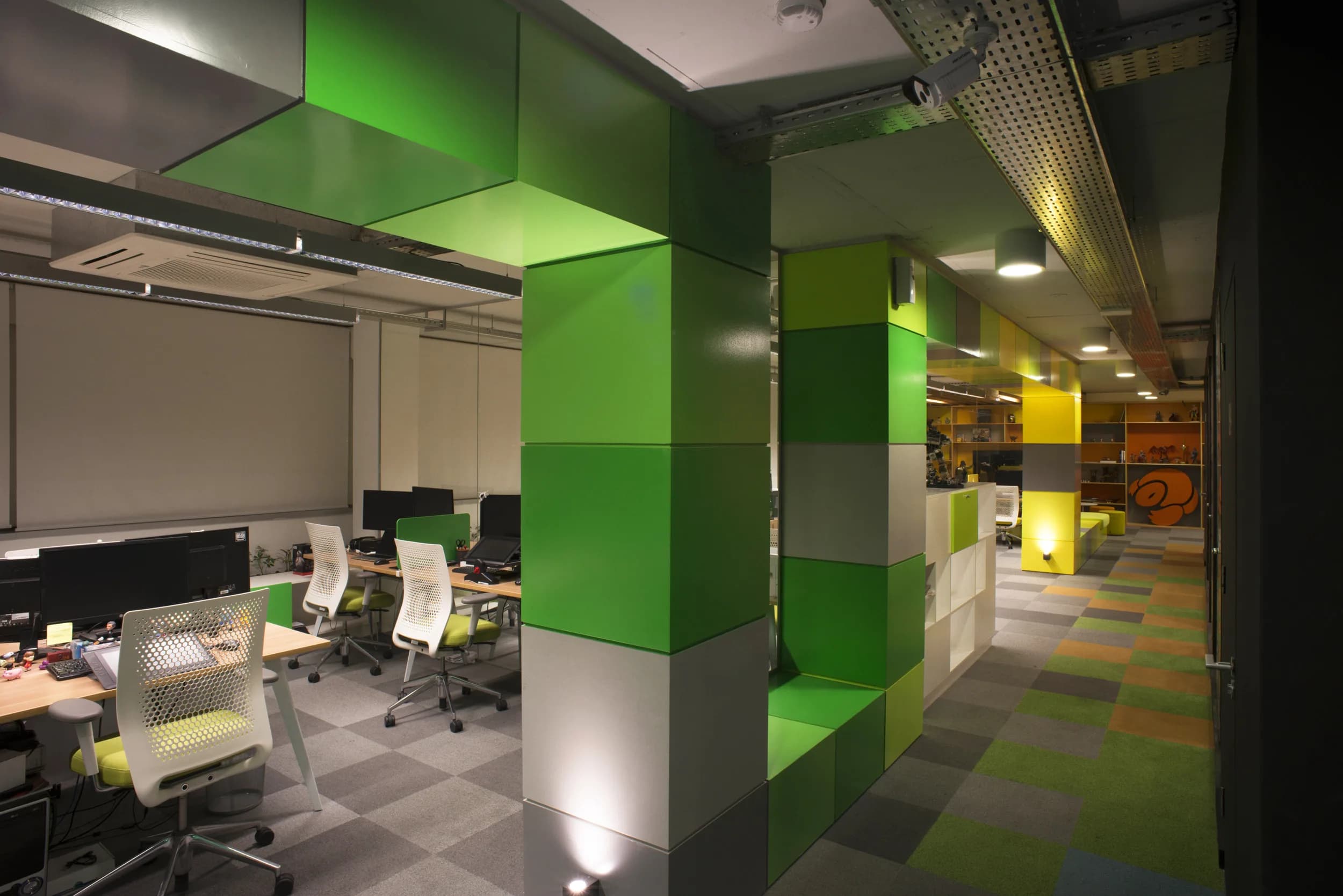 Interior de Ironhide Game Studio